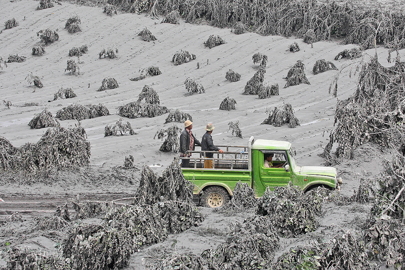 Illustration for article titled Las impresionantes imágenes del volcán Sinabung en Indonesia